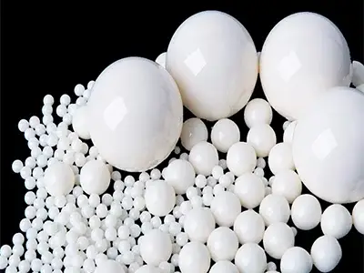 What material is typically recommended for ceramic grinding balls used in high-speed ball mills?